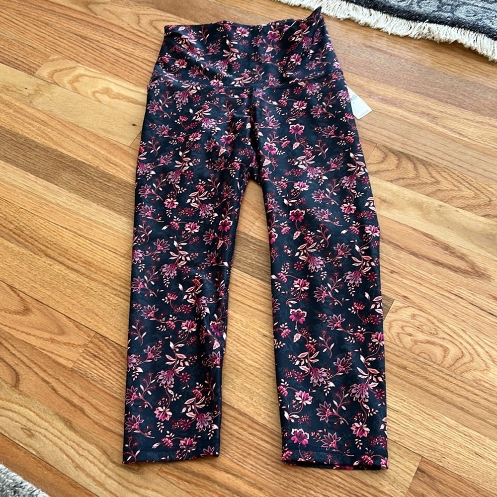 NWT Old Navy powersoft high waist crop leggings size small​